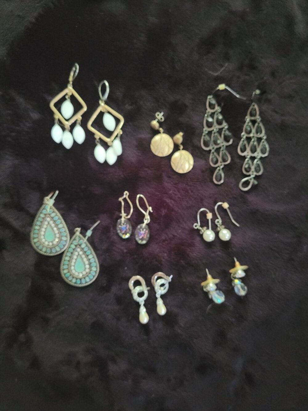 Earrings - 8 pairs assorted sizes